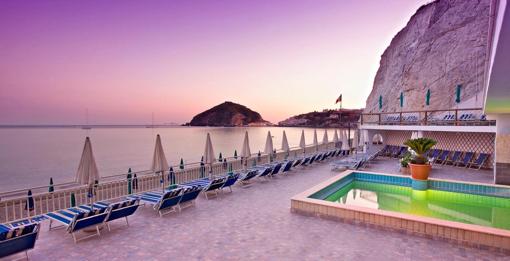 Hotel Vittorio Beach Resort Barano d'Ischia ภายนอก รูปภาพ