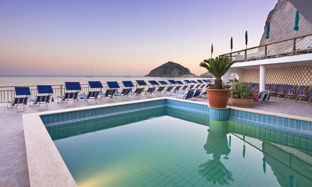 Hotel Vittorio Beach Resort Barano d'Ischia ภายนอก รูปภาพ